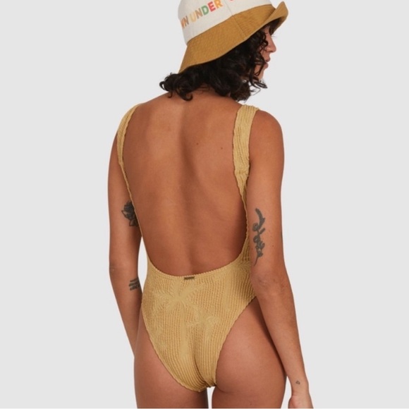 🔥🔥BILLABONG - VERANO SQUARE TANKER ONE PIECE🔥🔥 - Picture 6 of 11